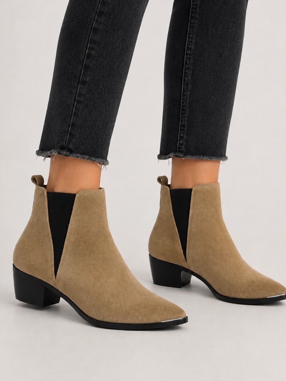 Marc Fisher Yale Beige Suede Chelsea Ankle Boots Flat Heeled Bootie Tan Size 7.5